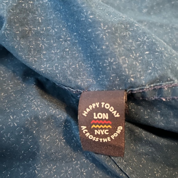 Across the Pond short sleeve button down collared men’s shirt size large.(Med.) - Picture 5 of 8